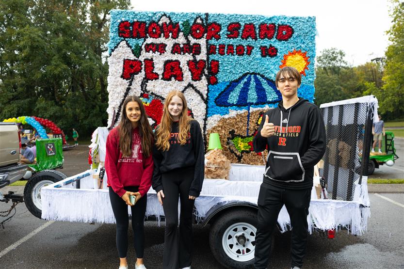 Schools celebrate homecomings